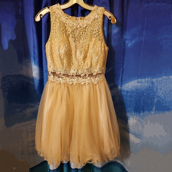 Formal dress color light gold with lace top/ designer Cindy USA, size XS - Picture 1 of 16